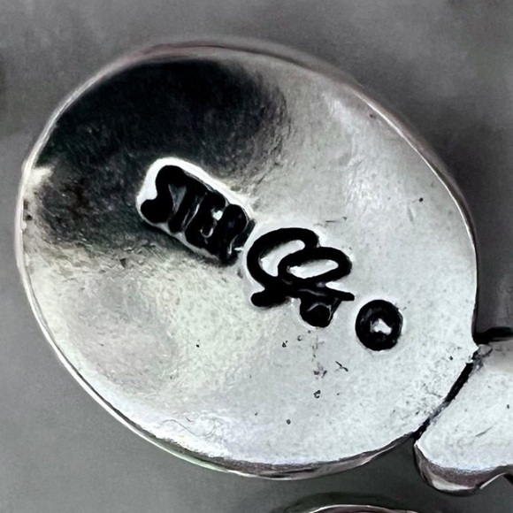 Vintage Designer Green stone drop dangle earrings in Solid 925 Sterling Silver - Picture 11 of 13